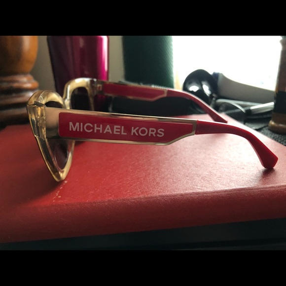 Sunnies - Picture 1 of 2